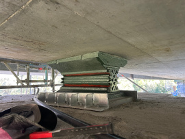 Bewegungsdaten der mächtigen Lager der Traunbrücke in Ebelsberg werden ebenfalls von den smarten Sensoren erfasst. © Business Upper Austria