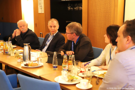 Benno Zierer MdL, Michael Kordon, Ralf Wulf, Sonja Amtmann und Alexander Lyssoudis (v.l.). © FREIE WÄHLER Landtagsfraktion