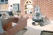 Teamwork zwischen Mensch und Maschine: Mit Robotern klimaoptimiert bauen