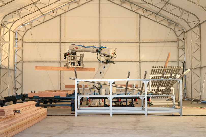 Wiederaufbau in Südkalifornien mit KI-Roboter