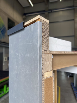 Ein Tinyhaus - fast vollständig aus Papier. Foto: ISM+D, Paper Construction and Design - Inés Burdiles / Montage: TU Darmstadt