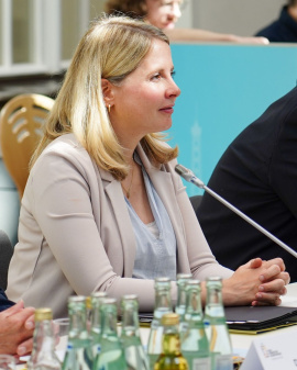 Bundesbauministerin Verena Hubertz bei der 146. Sonder-Bauministerkonferenz am 13. September 2025 in Berlin. Foto: StMB