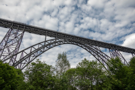 Die Müngstener Brücke wurde als Historisches Wahrzeichen der Ingenieurbaukunst ausgezeichnet. Foto: Christian Holthausen