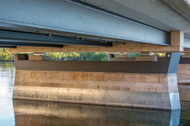 Ansicht Pfeiler und Untersicht des neuen Überbaus. Foto: Markus Lederwascher / WTM Engineers