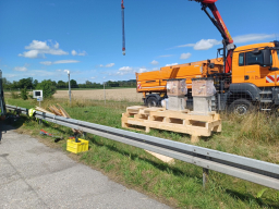 Erste Verkehrszeichenbrücke aus Holz in Deutschland. Foto: Dr. Sebastian Hirschmüller / TH Rosenheim
