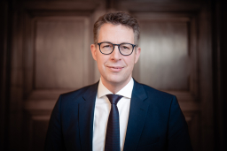 Markus Blume, Bayerischer Staatsminister für Wissenschaft und Kunst. Foto: Steffen Böttcher / STMWK