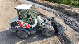 Radlader Liebherr 507 E im Einsatz. © STRABAG
